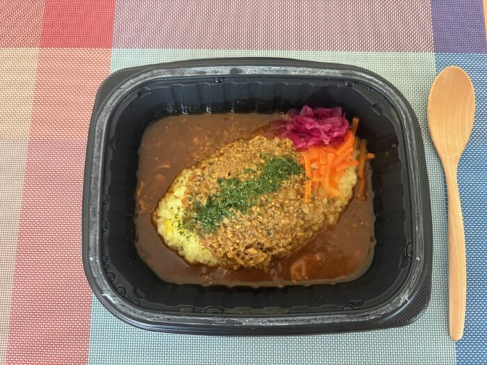 ファミリーマート 2種のスパイスカレー チキンペッパー&キーマ