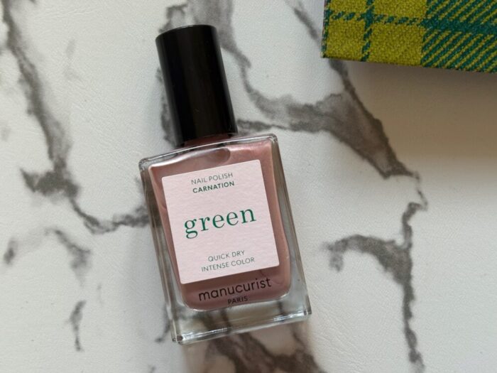 Green manicurist ネイルカラー カーネーション